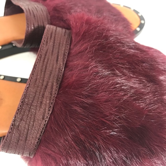 1. State the Carisma rabbit fur maroon slides 8 - Picture 7 of 7
